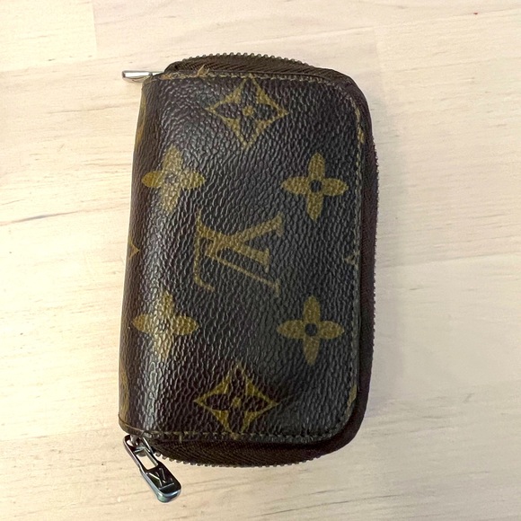 Louis Vuitton Coin Purse - Picture 1 of 6